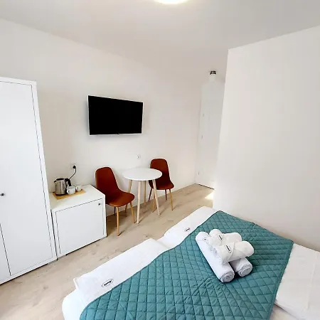 Aniela ミエンジズドロイェ