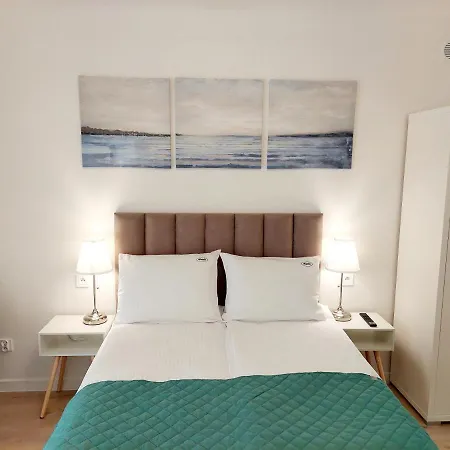 ゲストハウス Aniela ミエンジズドロイェ