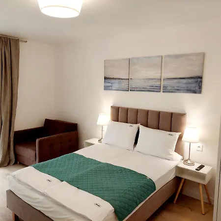 ゲストハウス Aniela ミエンジズドロイェ